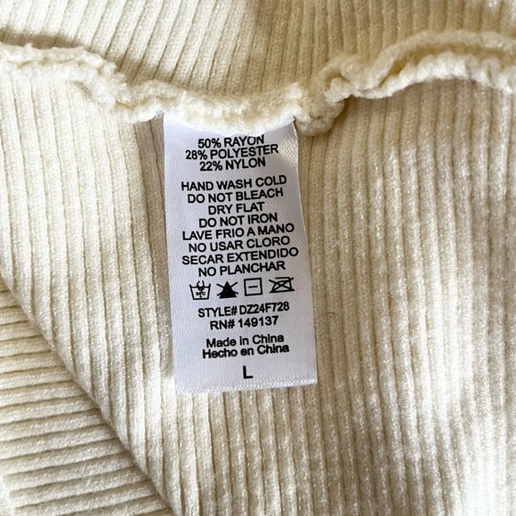 Double Zero Ivory Ribbed Knit Sweater - Picture 7 of 7